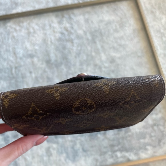 Louis Vuitton Epi Monogram Marie-Lou Compact Wallet ‘Fuchsia’ - Picture 11 of 12